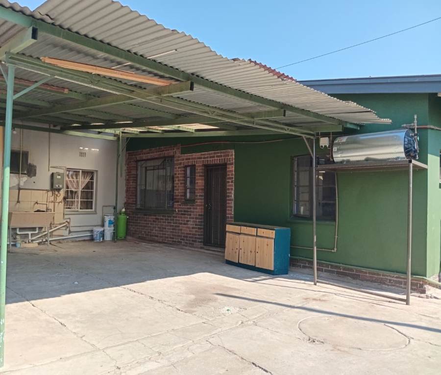 To Let 1 Bedroom Property for Rent in Oos Einde North West